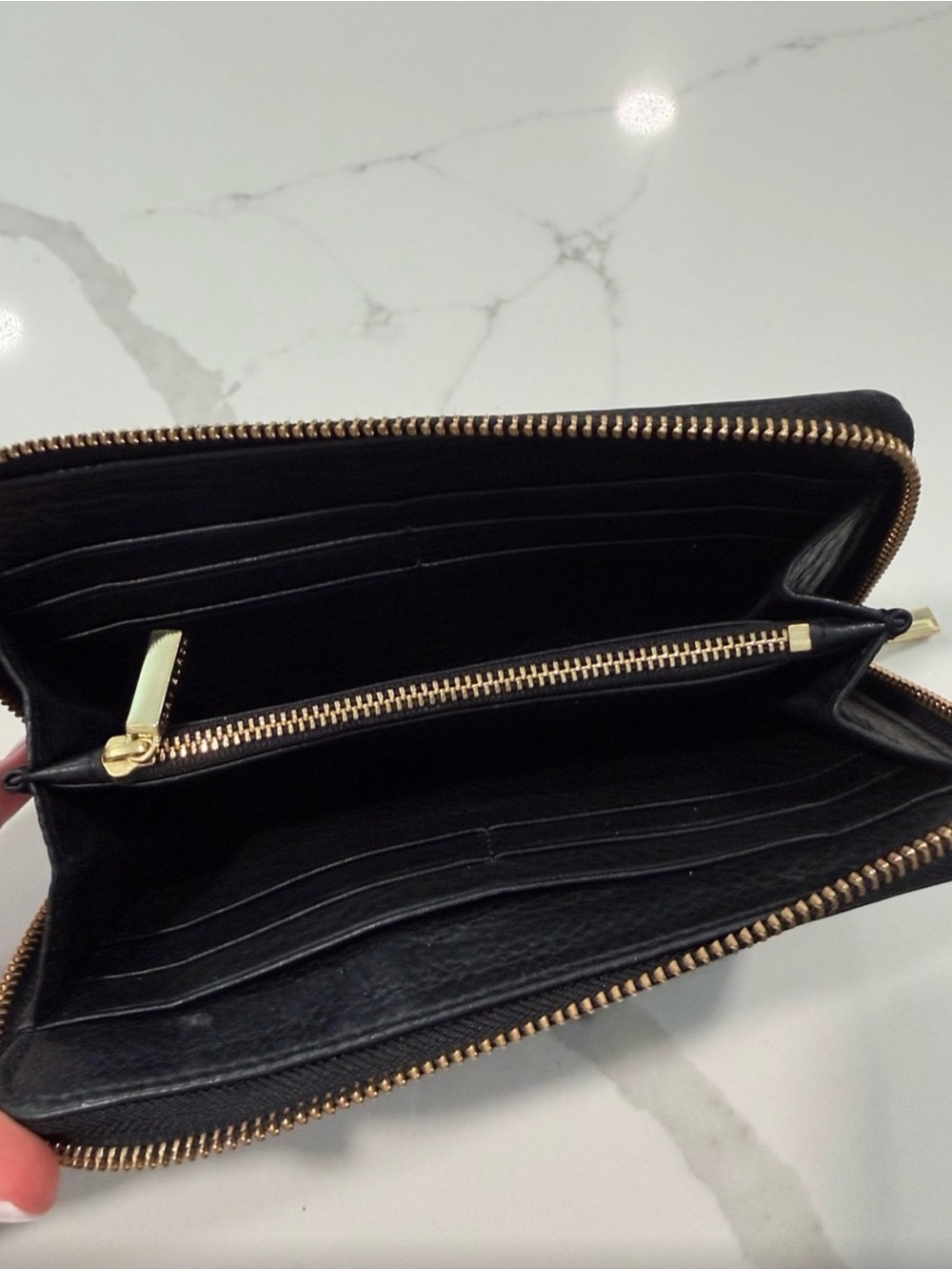 Tory Burch Black Leather Zip Lg wallet with Gold Logo. EUC - Picture 2 of 3